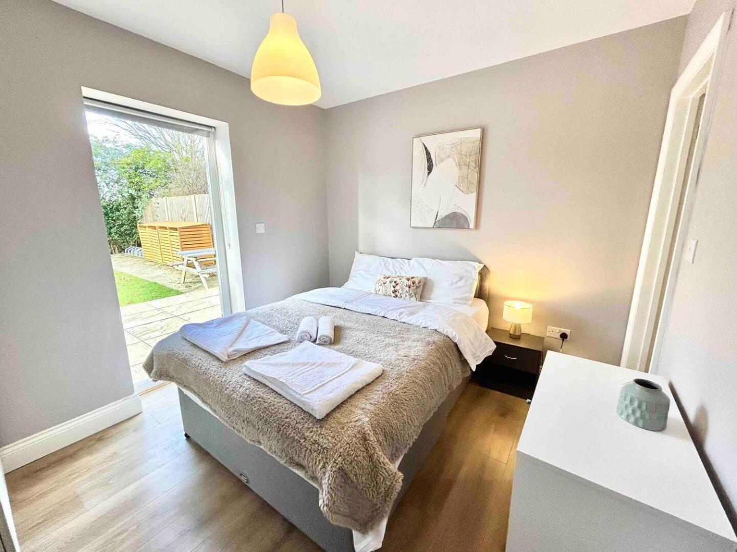 The Winstre Borehamwood Exterior photo