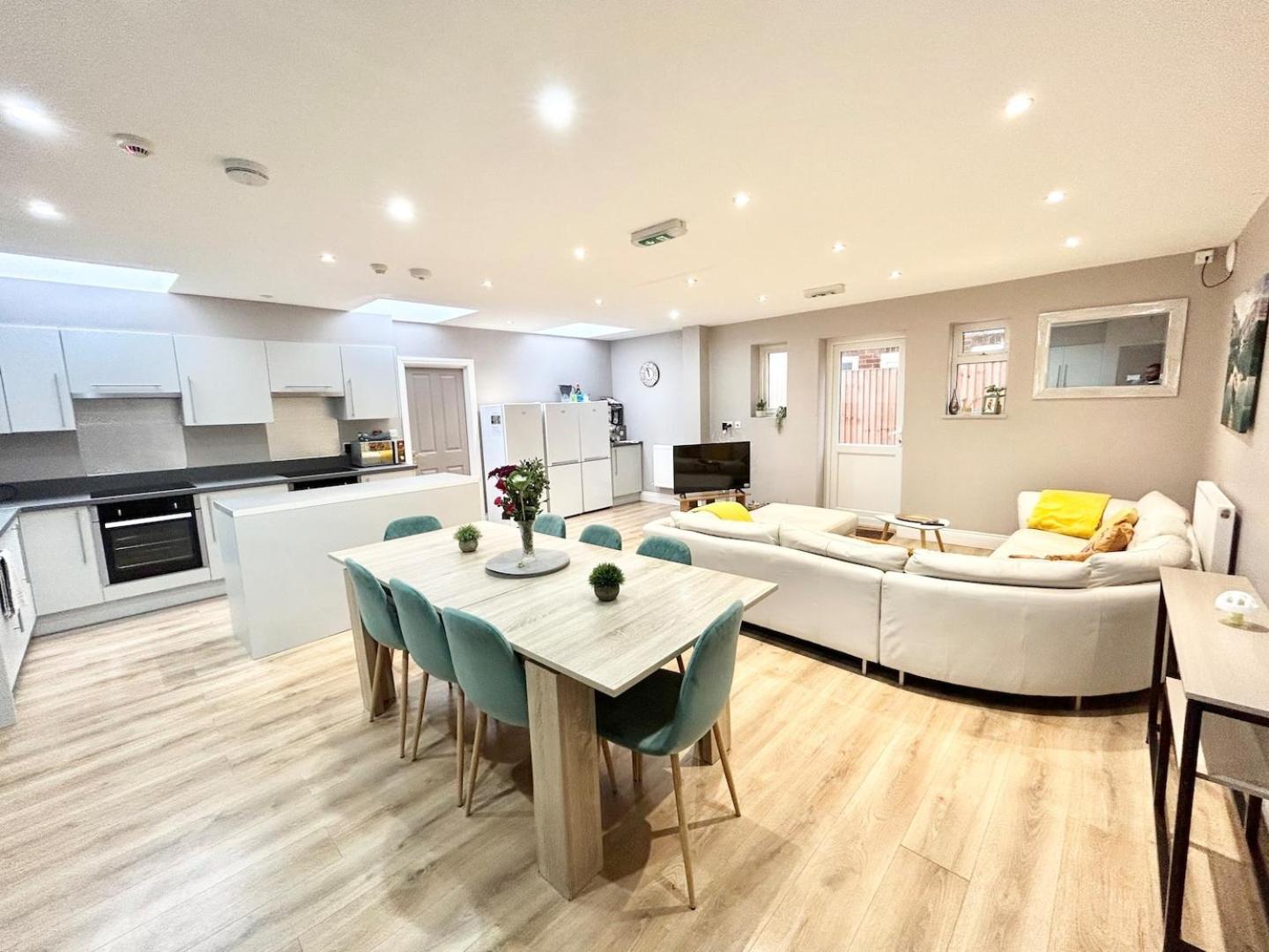 The Winstre Borehamwood Exterior photo