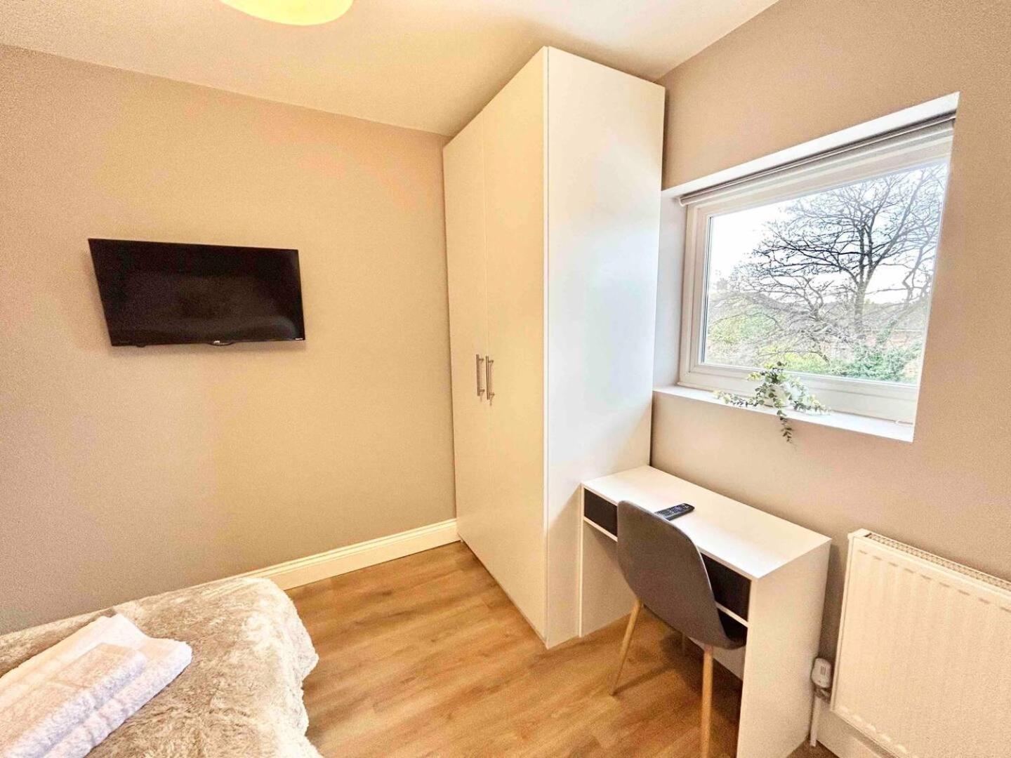 The Winstre Borehamwood Exterior photo