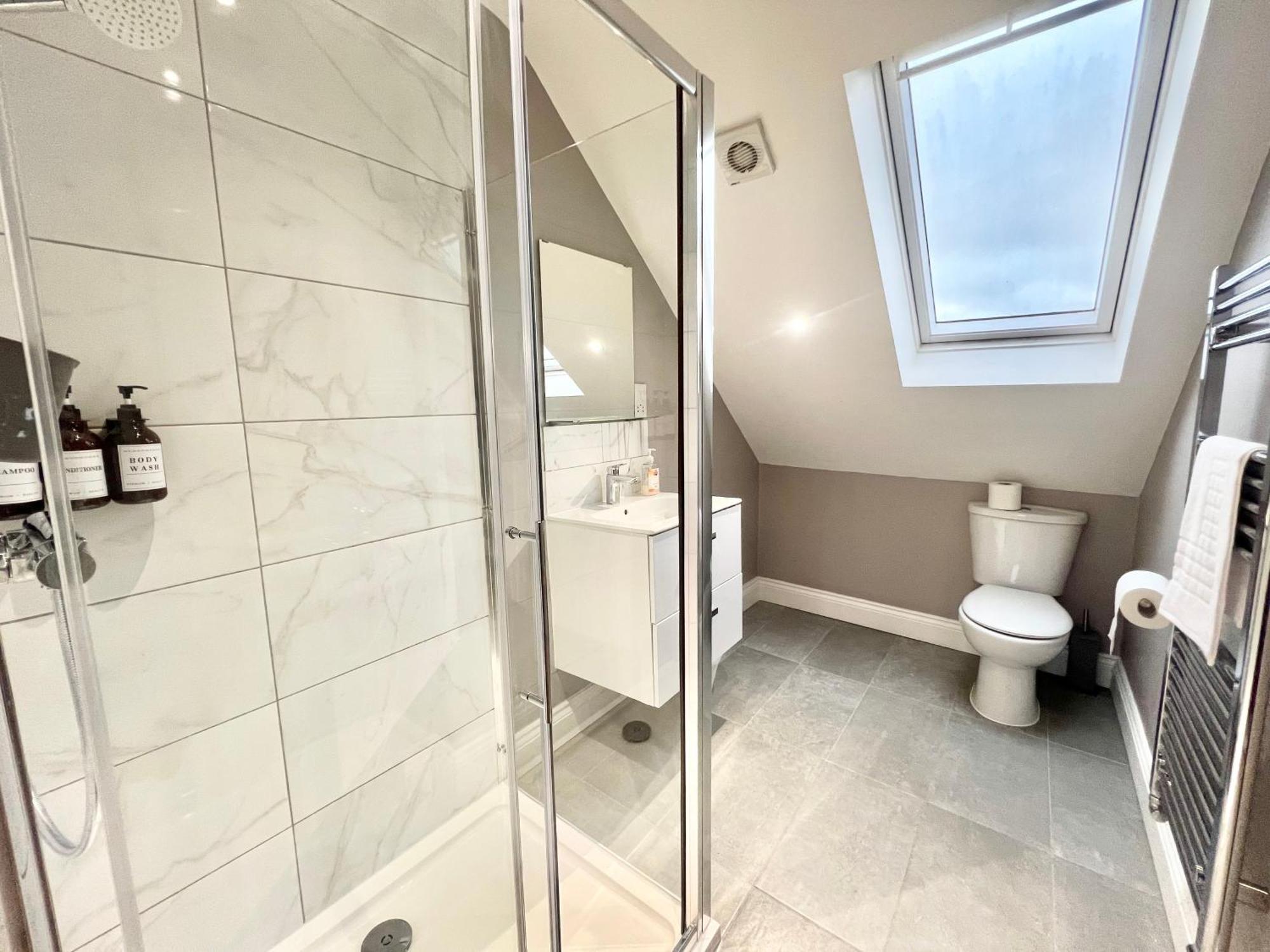 The Winstre Borehamwood Room photo